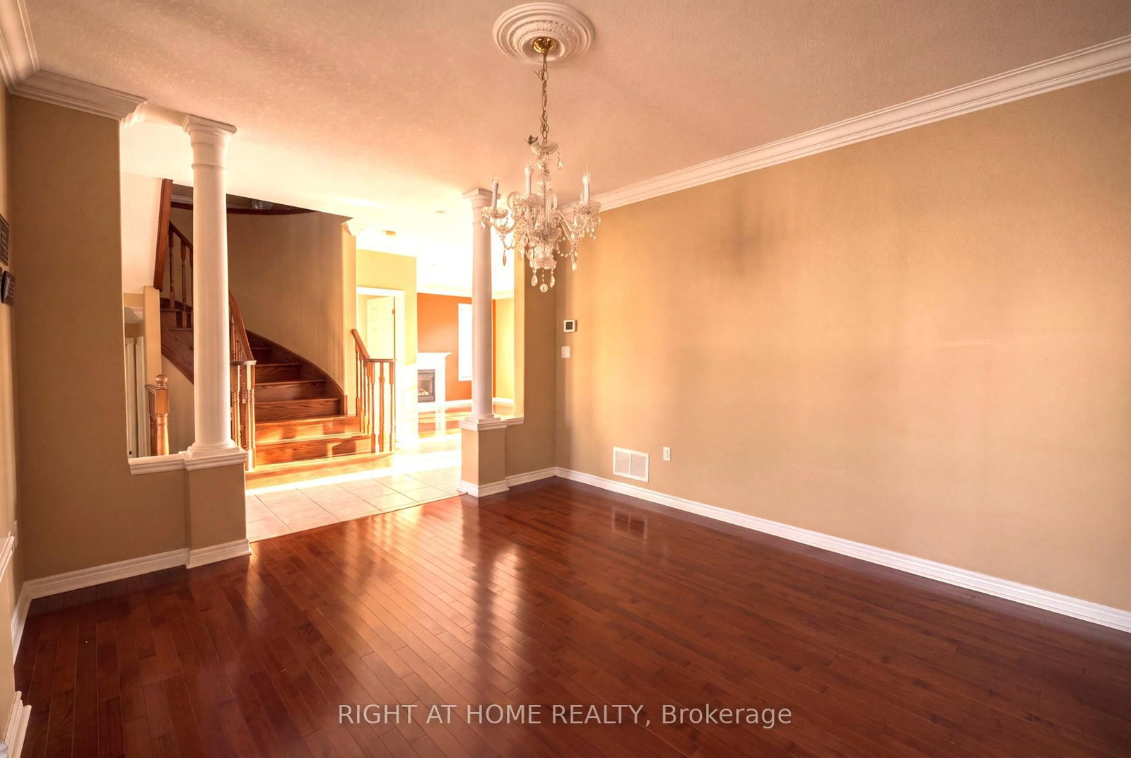 52 Prince William Way • Barrie, ON photo 8