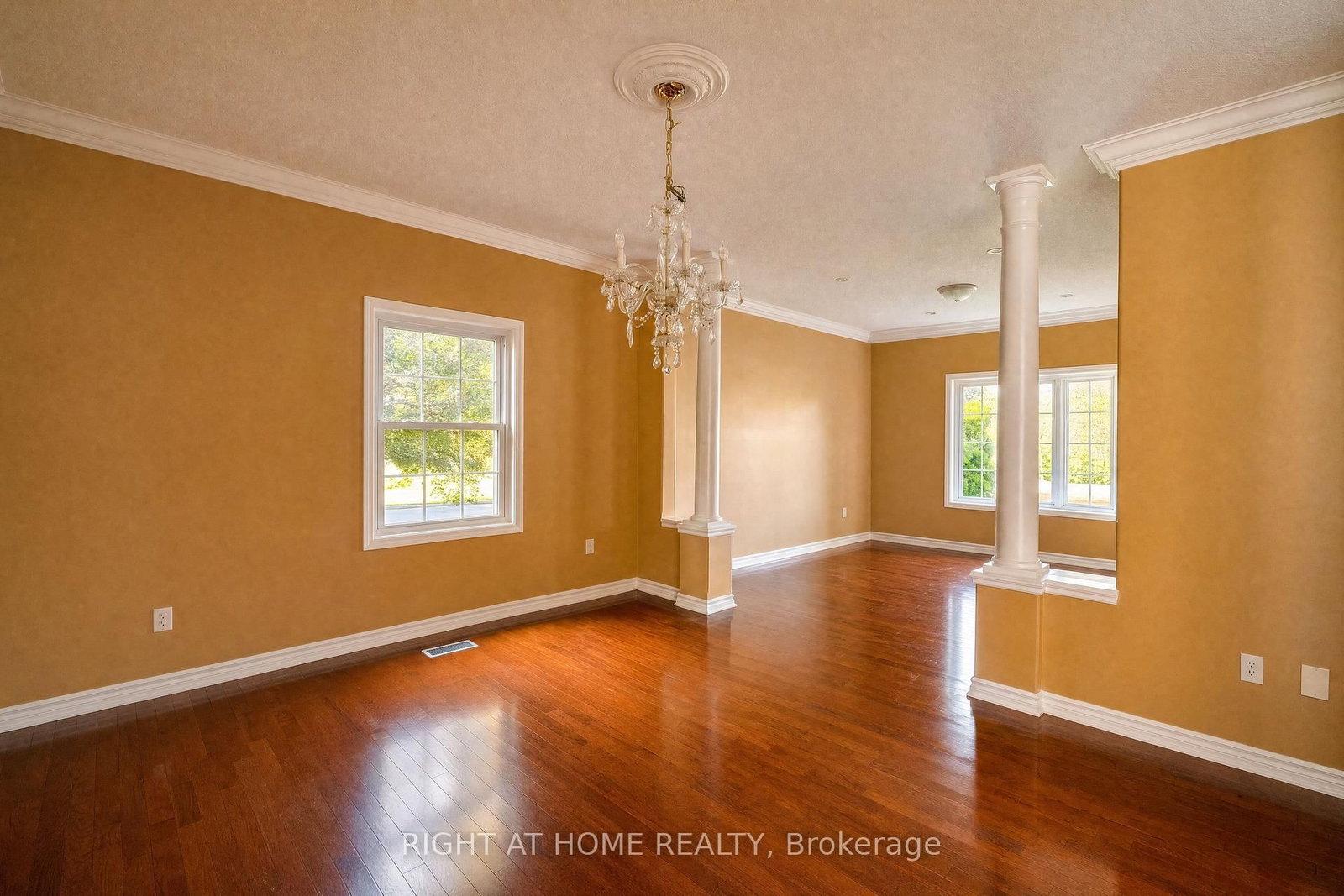 52 Prince William Way • Barrie, ON photo 9