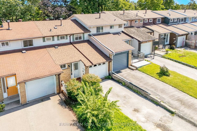 58 Chaucer Crescent