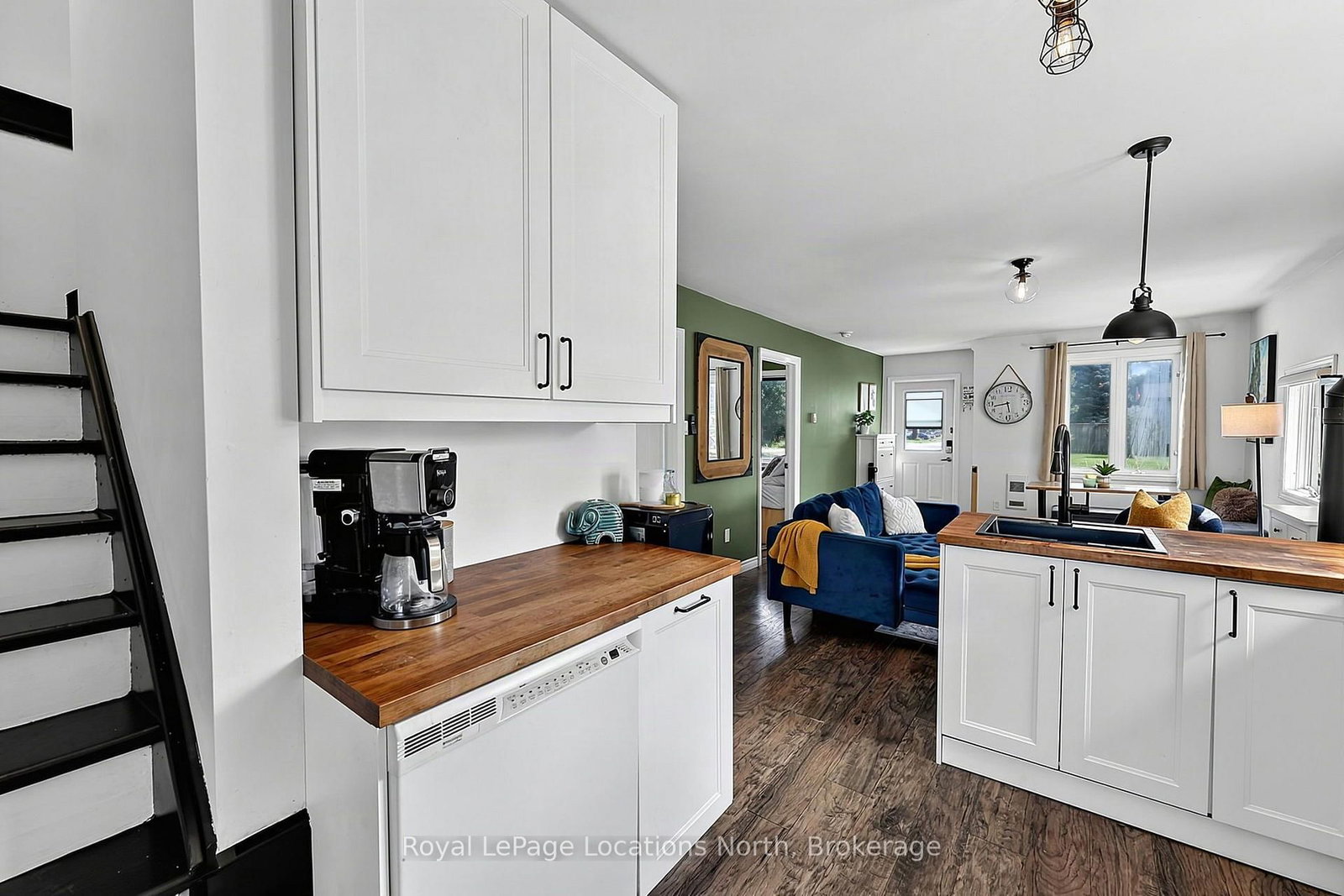 204 Sutherland Street N • Clearview, ON photo 12