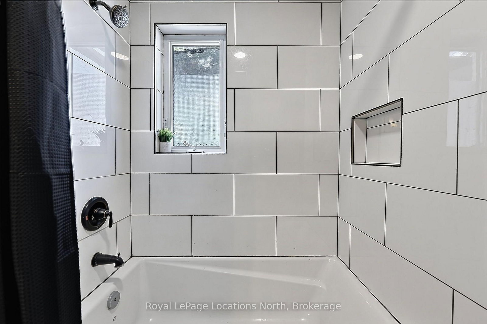 204 Sutherland Street N • Clearview, ON photo 17