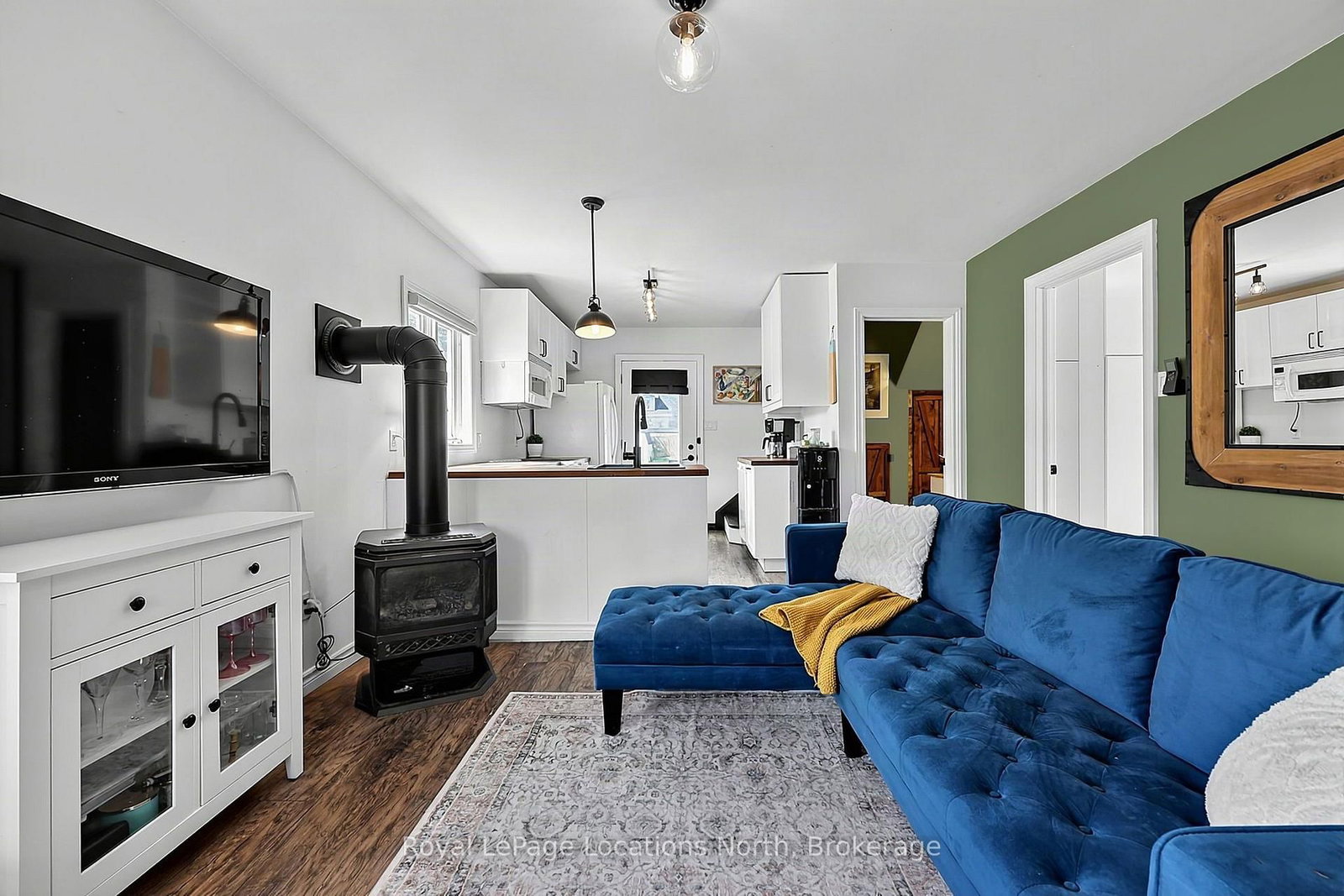 Listing Image 7