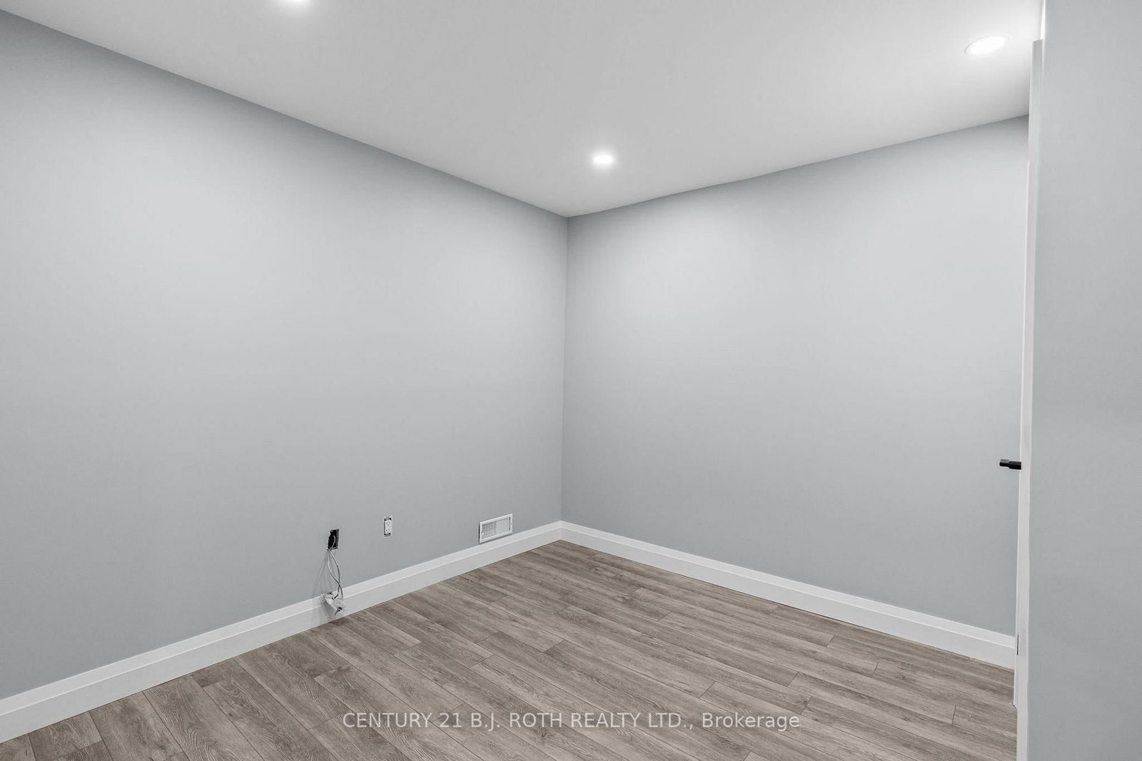 355 Mapleview Drive W • Barrie, ON photo 21
