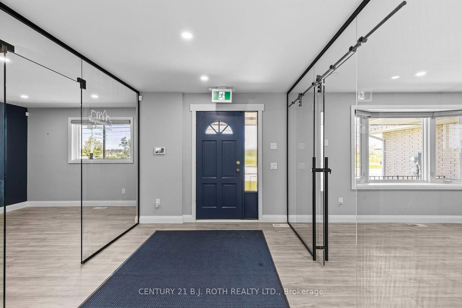 355 Mapleview Drive W • Barrie, ON photo 3
