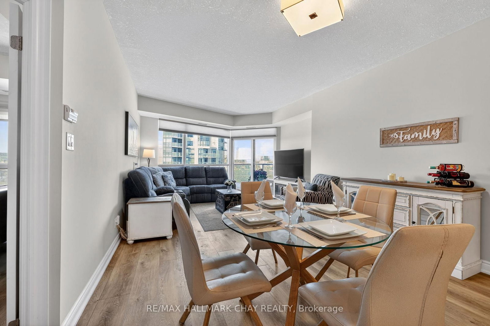 37 Ellen Street • #805 • Barrie, ON photo 10
