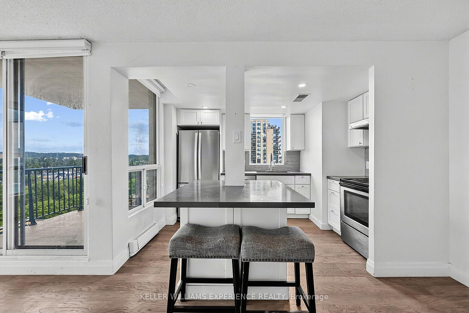 75 ELLEN Street • #904 • Barrie, ON photo 11