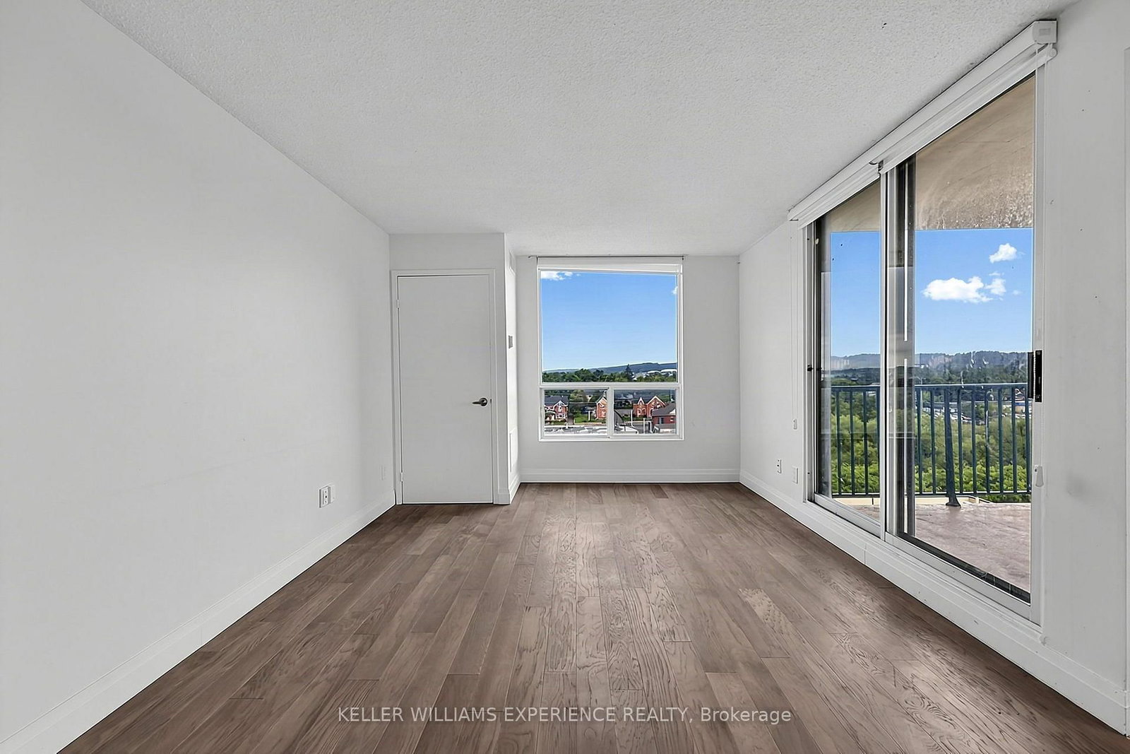 75 ELLEN Street • #904 • Barrie, ON photo 18