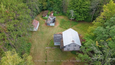 1347 Old Second Road N • Springwater, ON photo 5