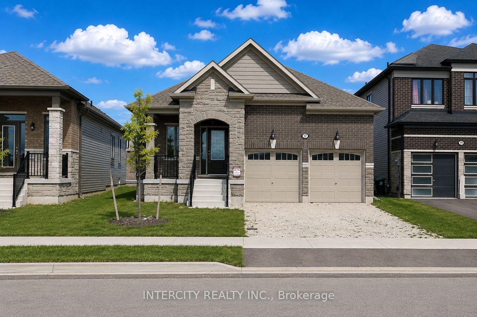 17 Union Boulevard • Wasaga Beach, ON photo 1