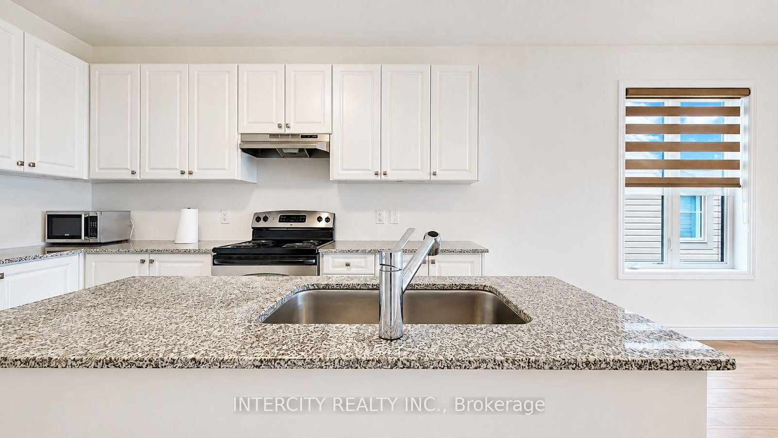 17 Union Boulevard • Wasaga Beach, ON photo 13