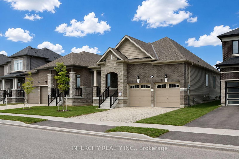 17 Union Boulevard