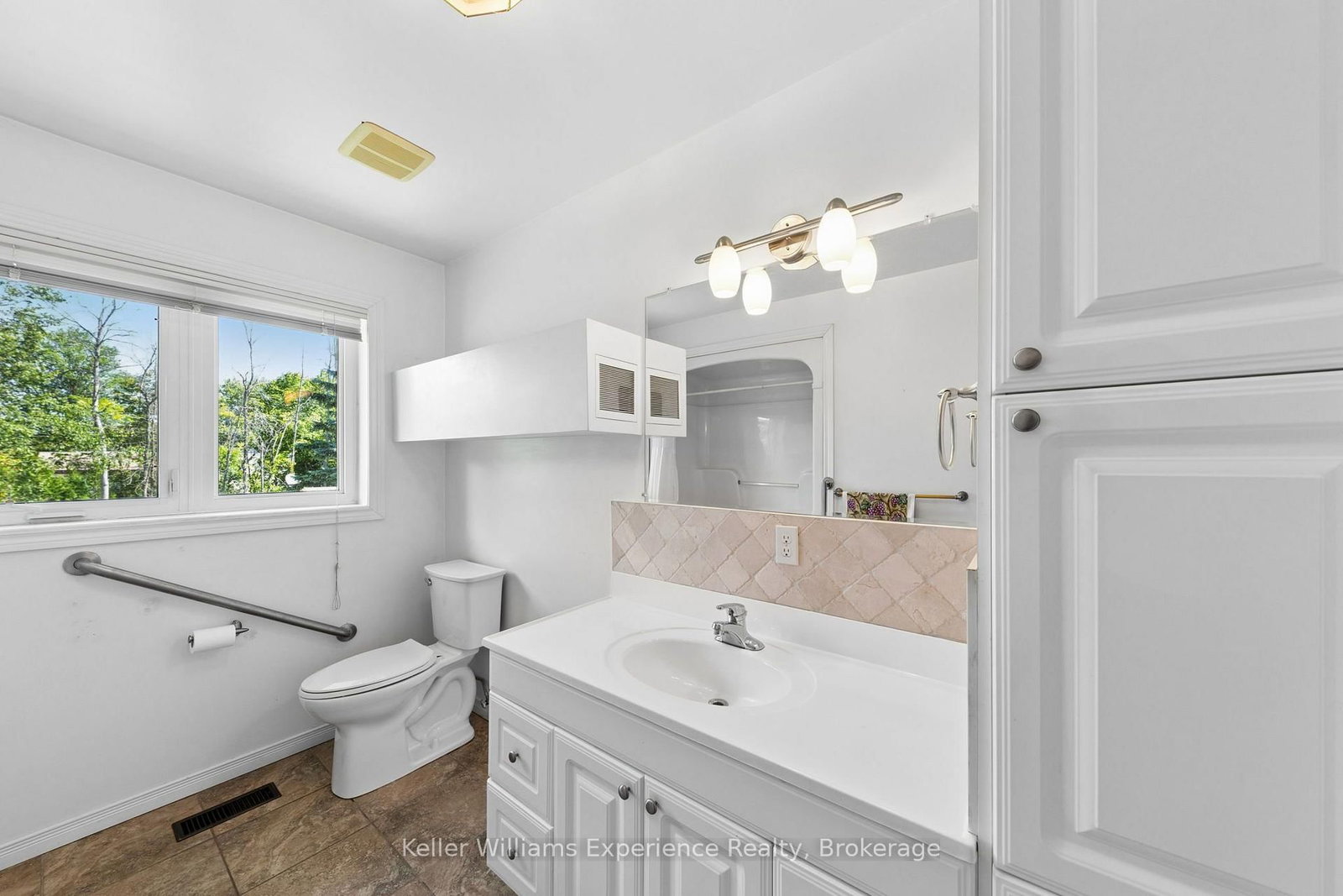 36 Willow Street • Tay, ON photo 11