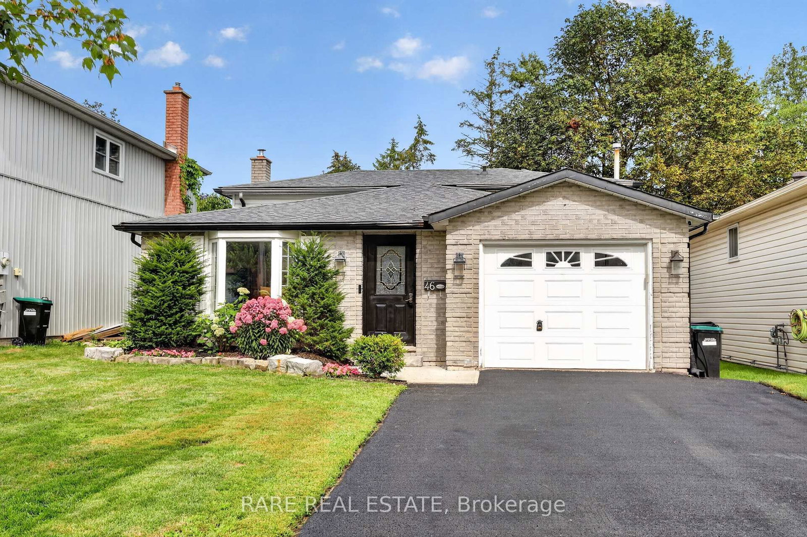 46 Ridgeway Avenue • Barrie, ON photo 1