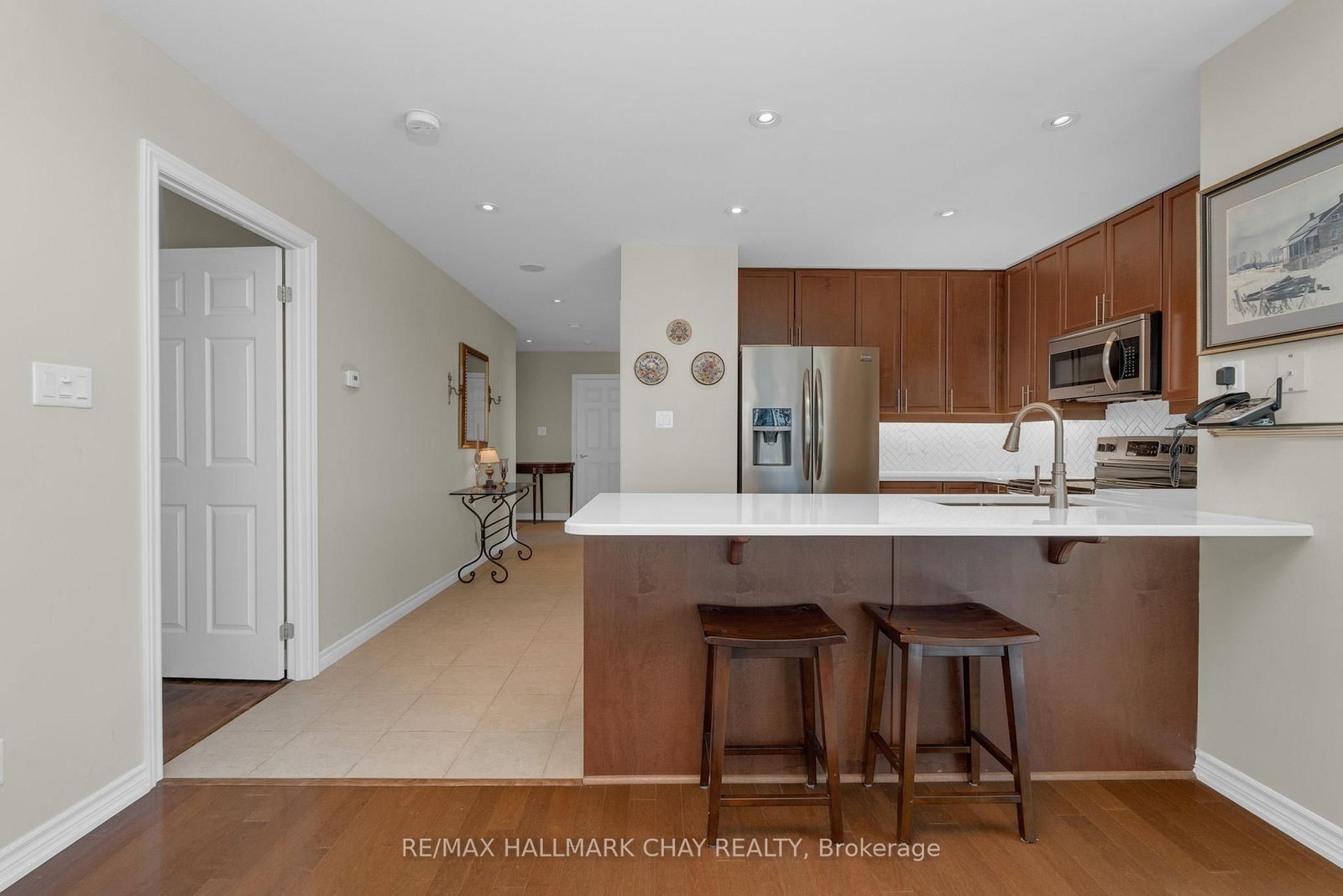 37 Ellen Street • #702 • Barrie, ON photo 11