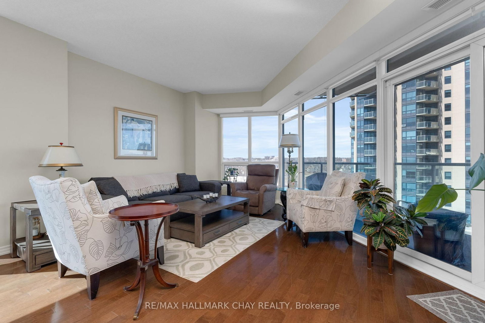 37 Ellen Street • #702 • Barrie, ON photo 14