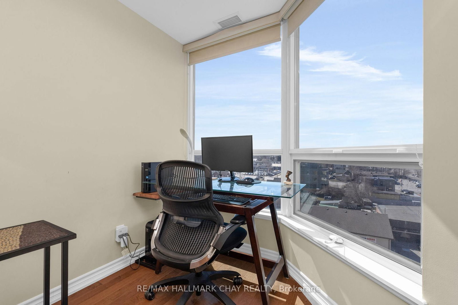 37 Ellen Street • #702 • Barrie, ON photo 17