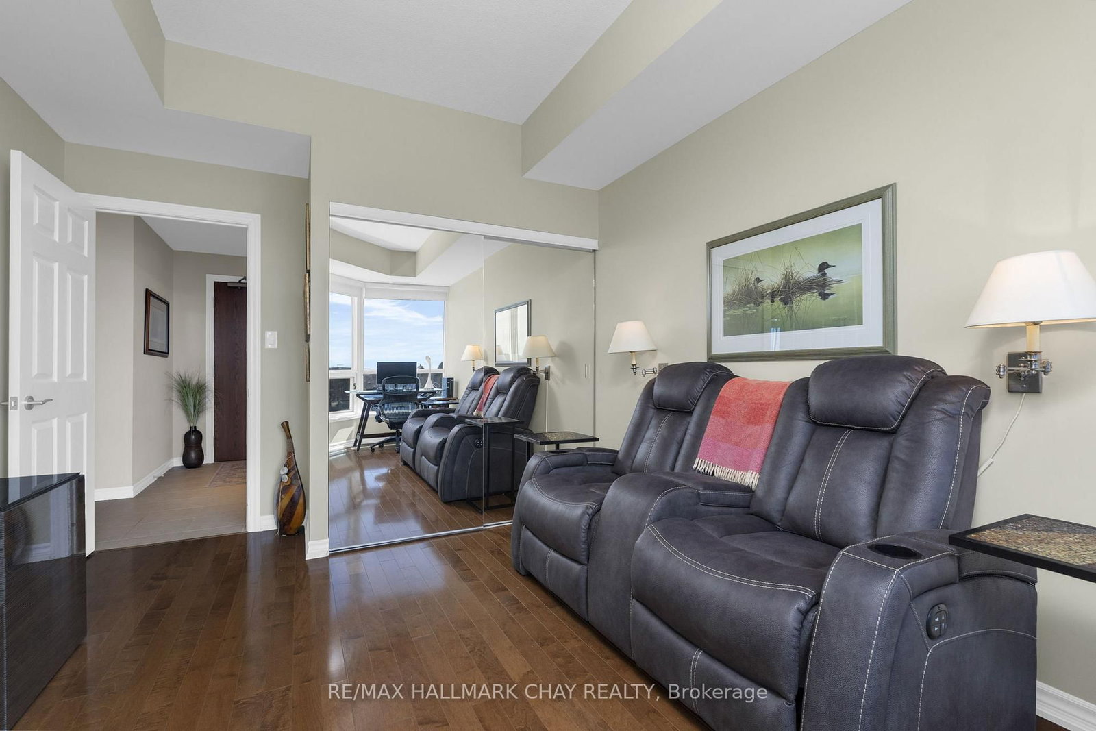 37 Ellen Street • #702 • Barrie, ON photo 18