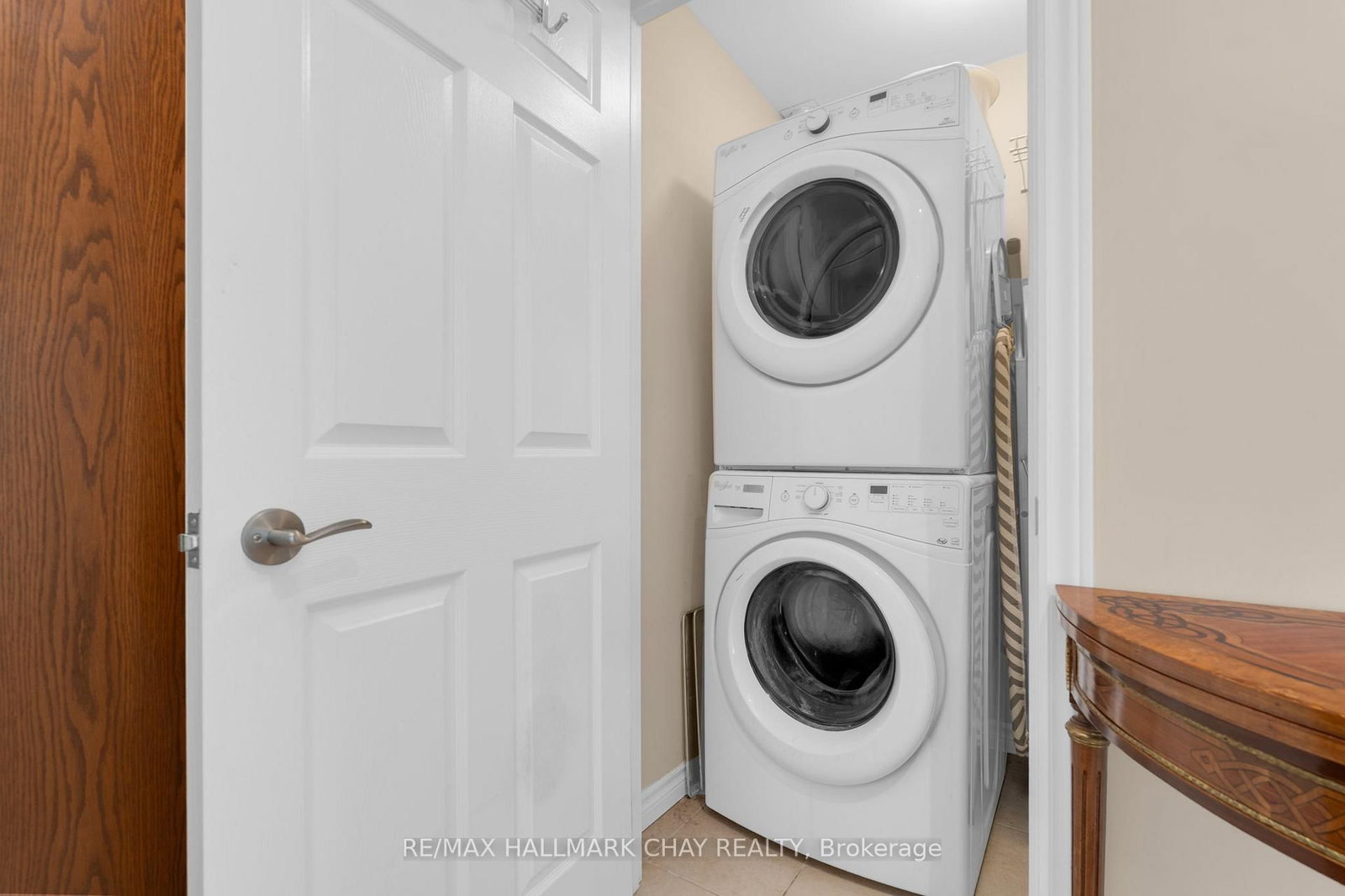 37 Ellen Street • #702 • Barrie, ON photo 25