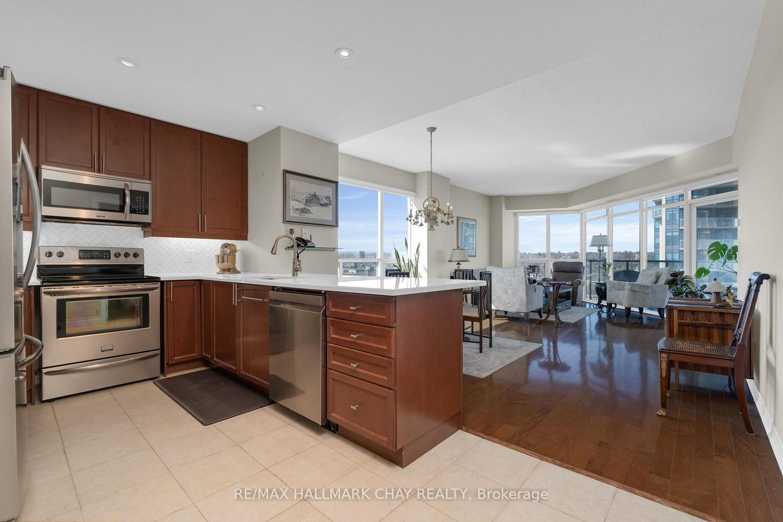 37 Ellen Street • #702 • Barrie, ON photo 9
