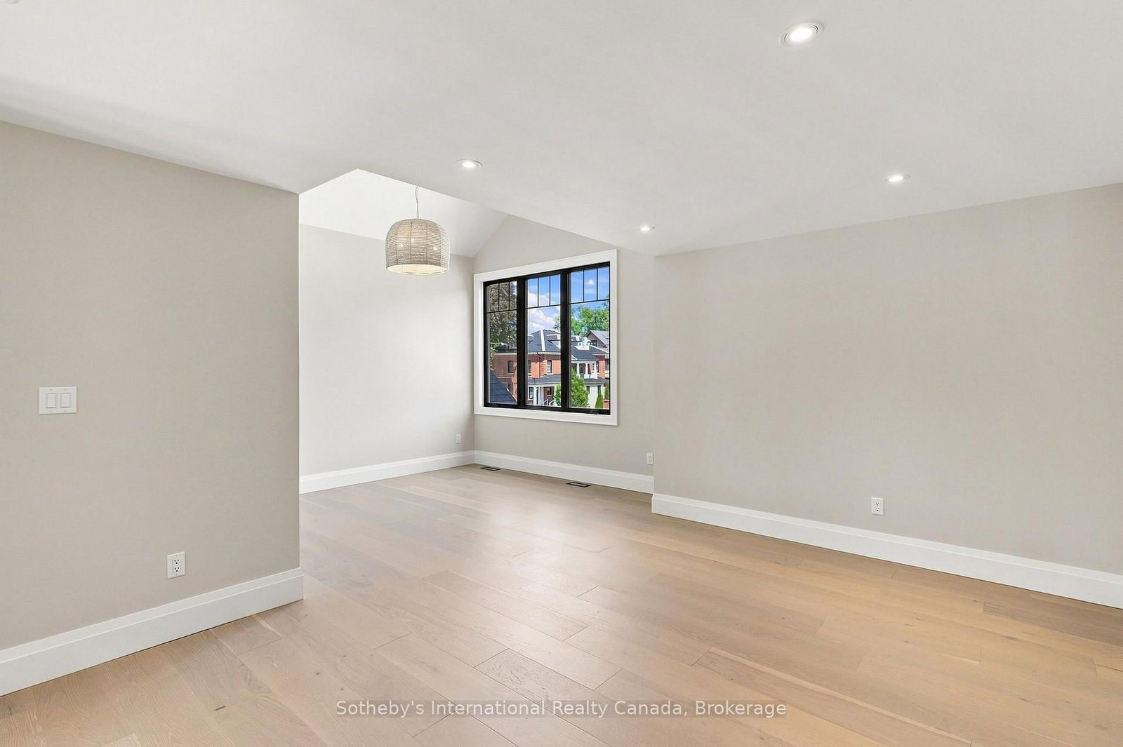 222 Oak Street • Collingwood, ON photo 36