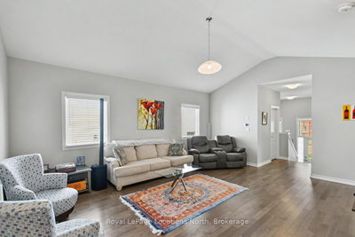 214 SPRINGFIELD Crescent • Clearview, ON photo 8