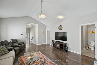 214 SPRINGFIELD Crescent • Clearview, ON photo 9
