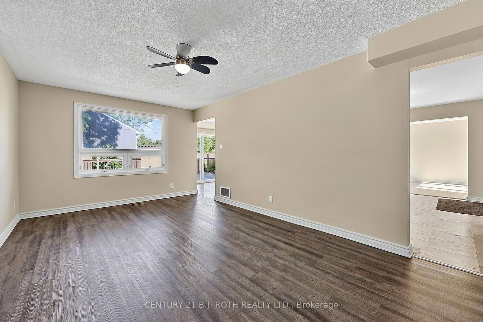 104 WOODSIDE Drive • Orillia, ON photo 14