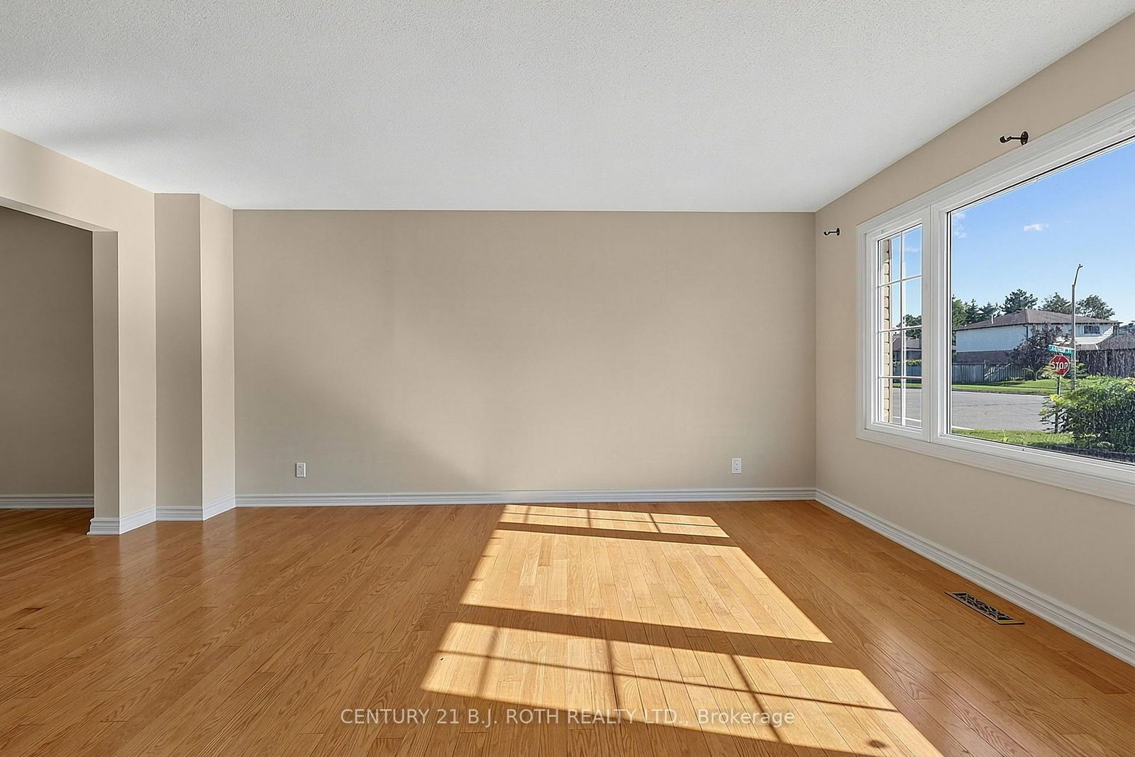 104 WOODSIDE Drive • Orillia, ON photo 15