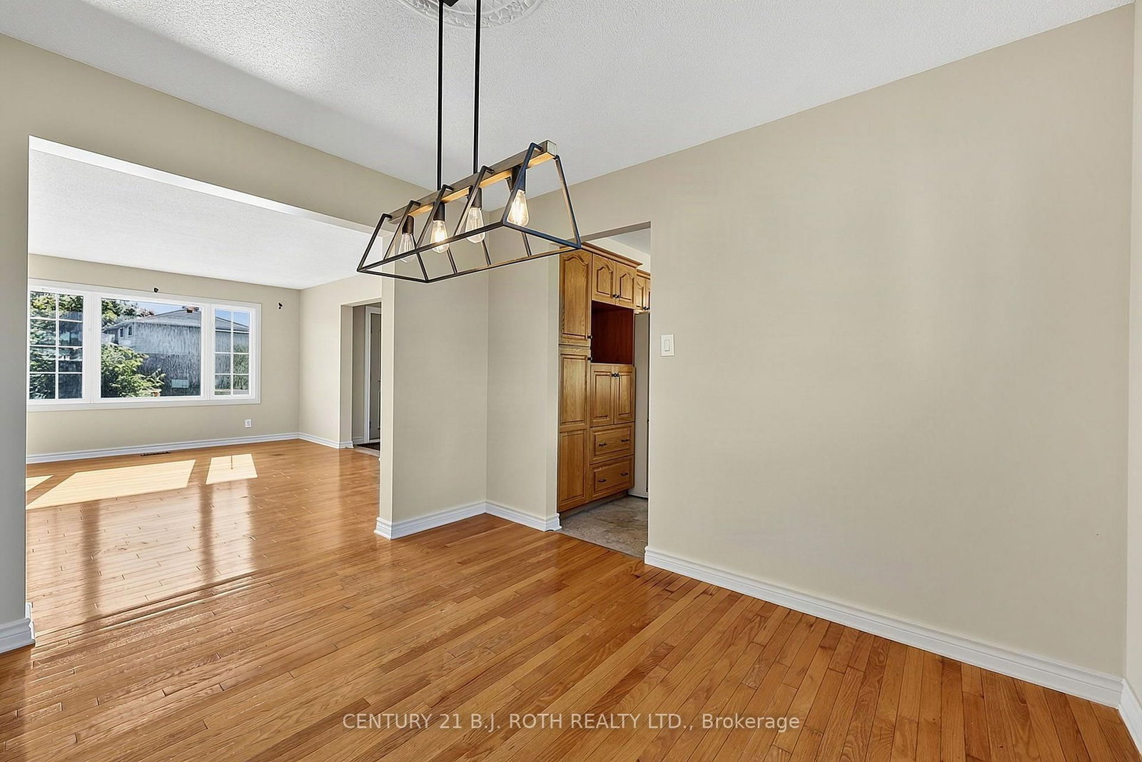 104 WOODSIDE Drive • Orillia, ON photo 19