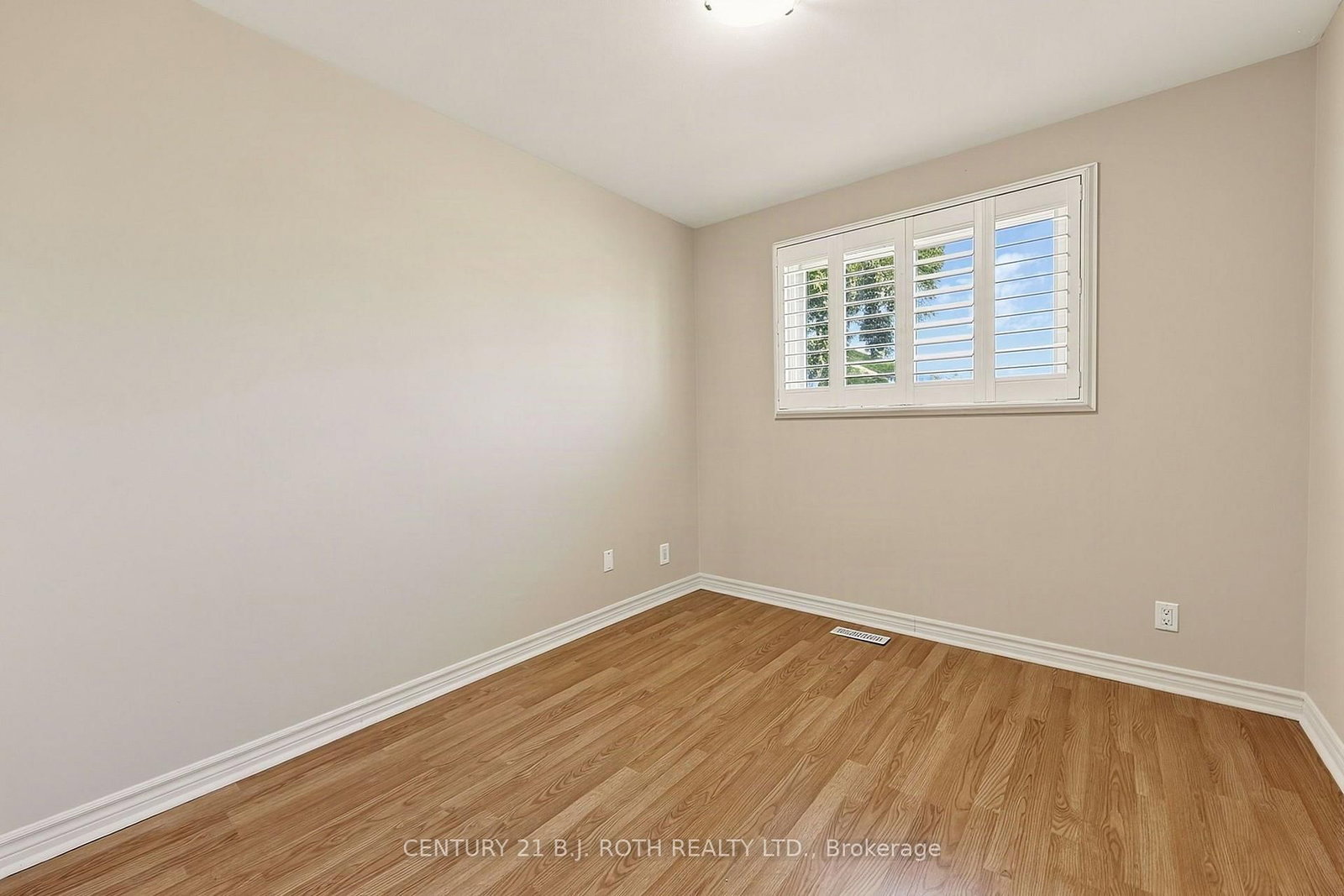 104 WOODSIDE Drive • Orillia, ON photo 23