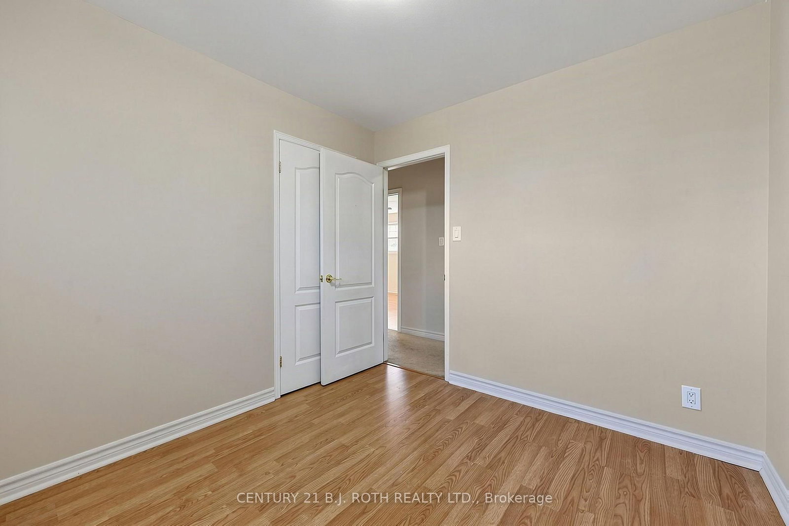 104 WOODSIDE Drive • Orillia, ON photo 24