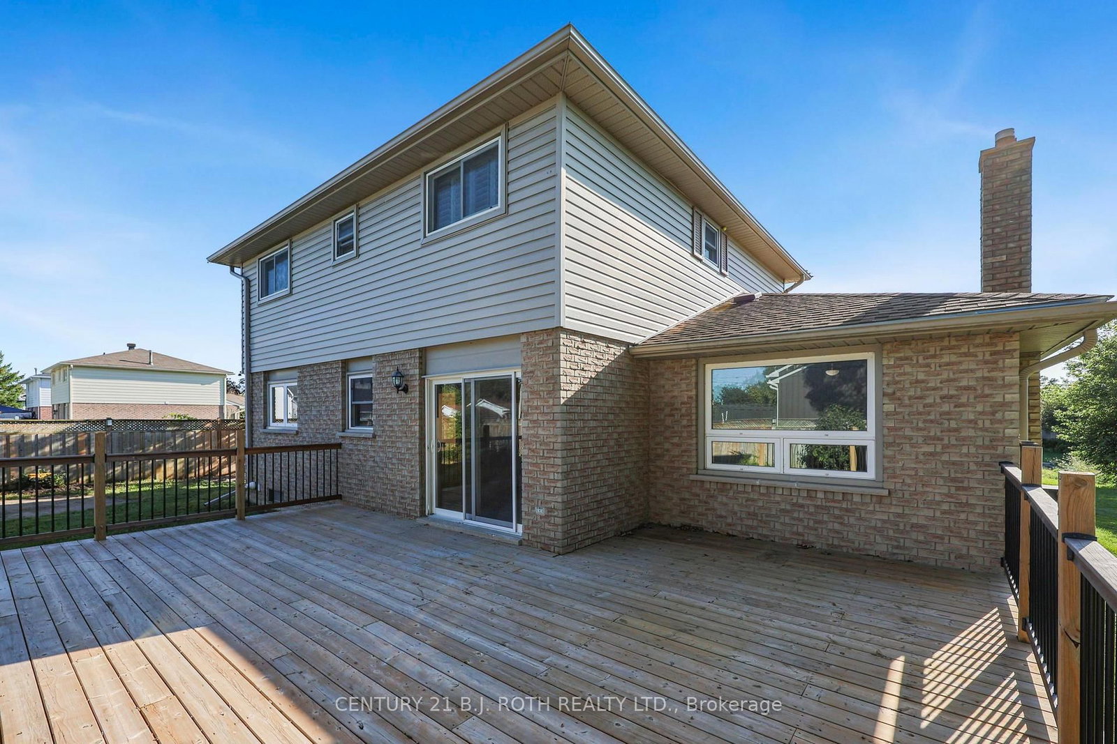 104 WOODSIDE Drive • Orillia, ON photo 36