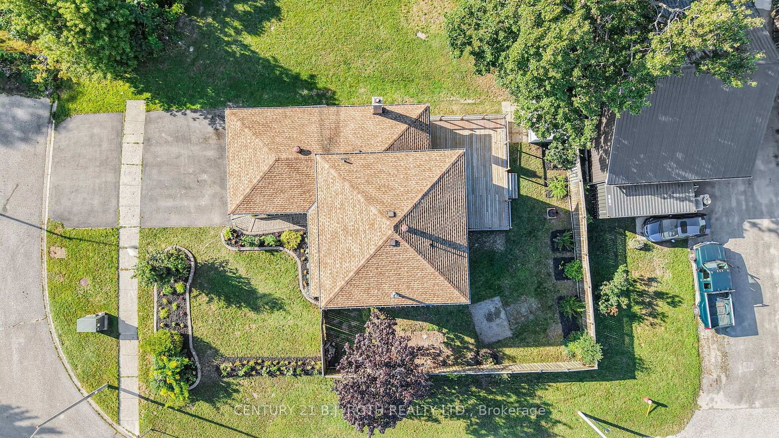104 WOODSIDE Drive • Orillia, ON photo 42
