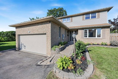 104 WOODSIDE Drive • Orillia, ON photo 5