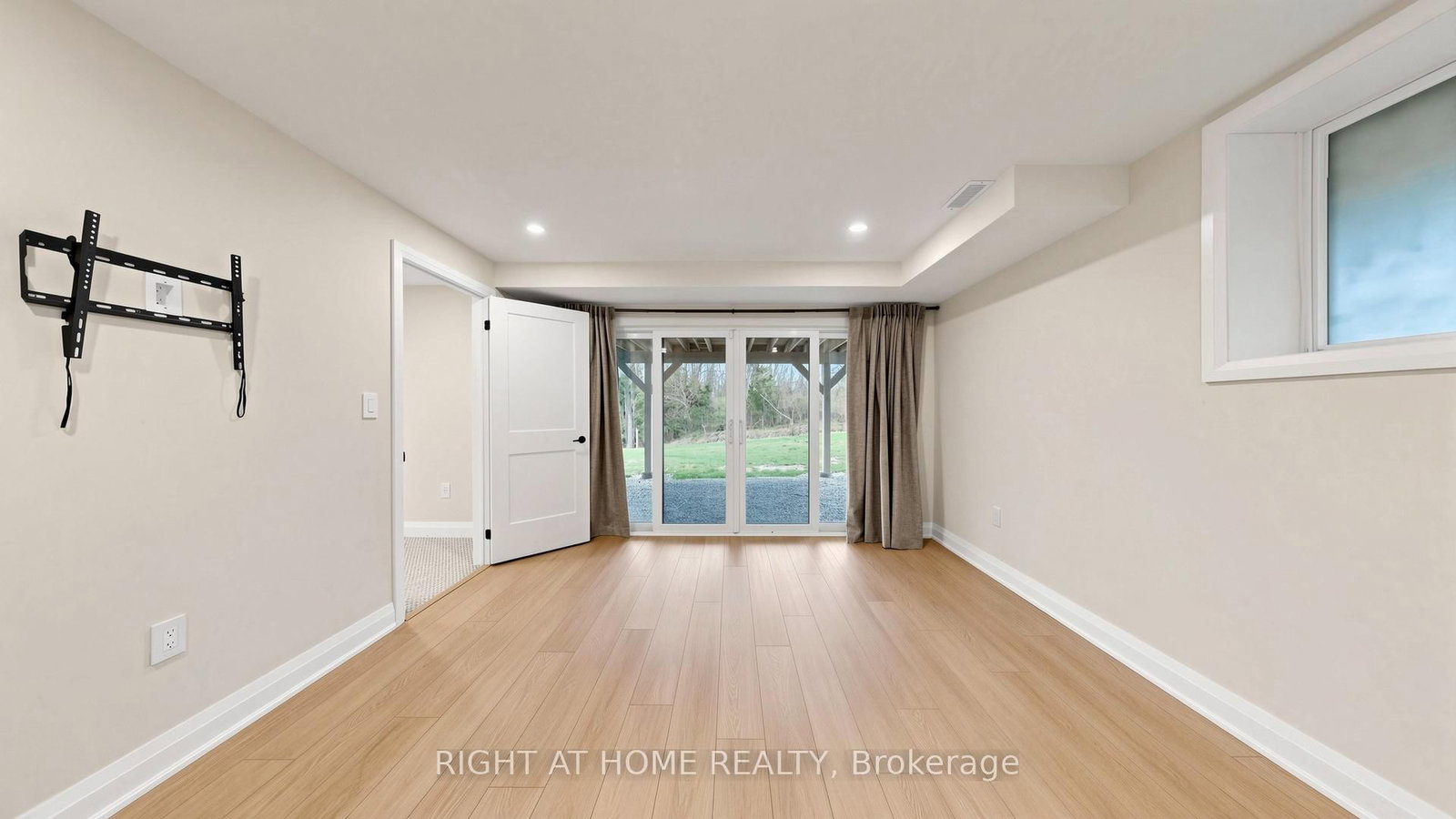 14 Dixon Court • Barrie, ON photo 38