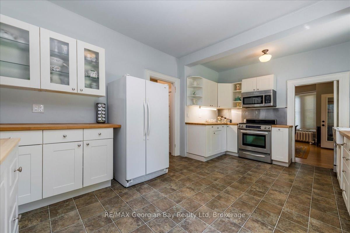 238 Sixth Street • Midland, ON photo 14
