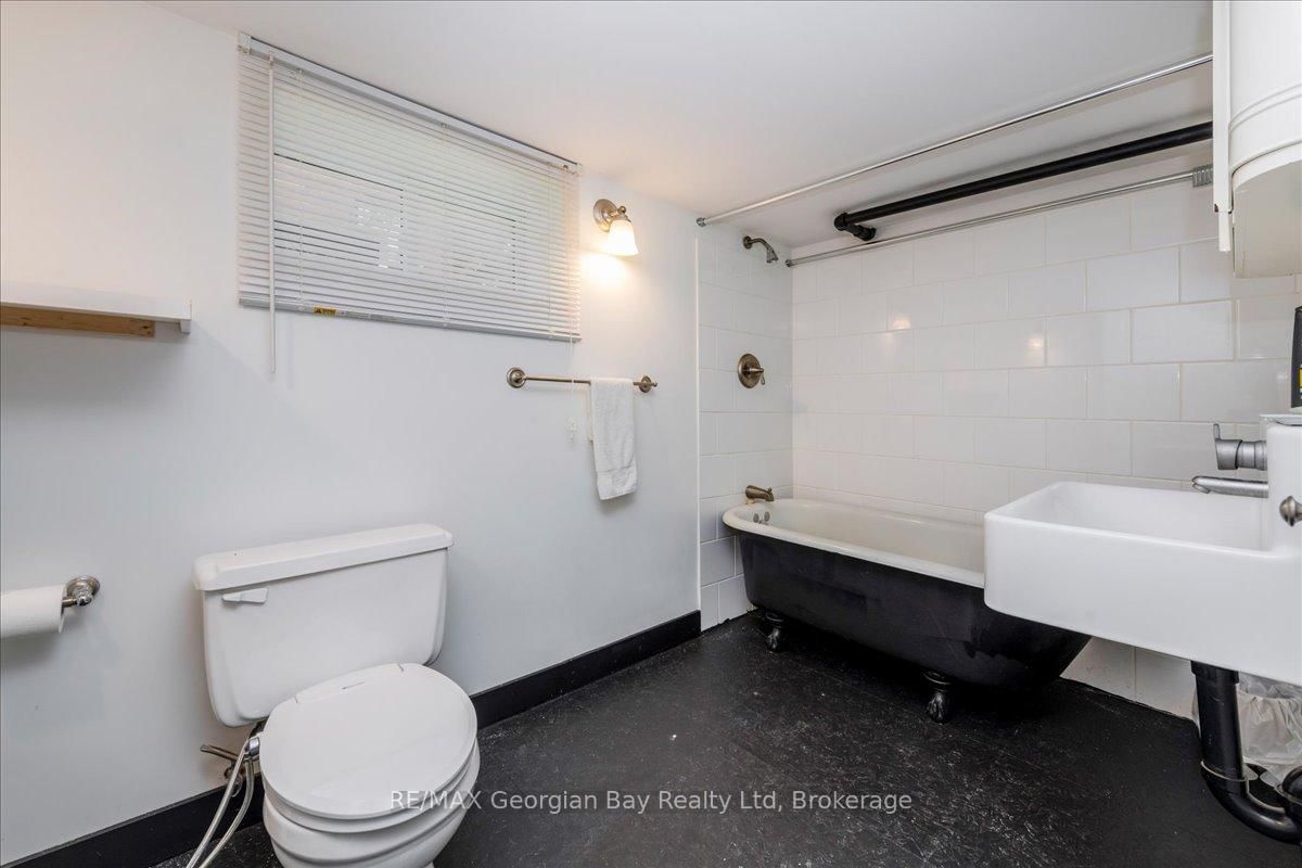 238 Sixth Street • Midland, ON photo 35