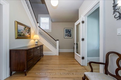 238 Sixth Street • Midland, ON photo 4