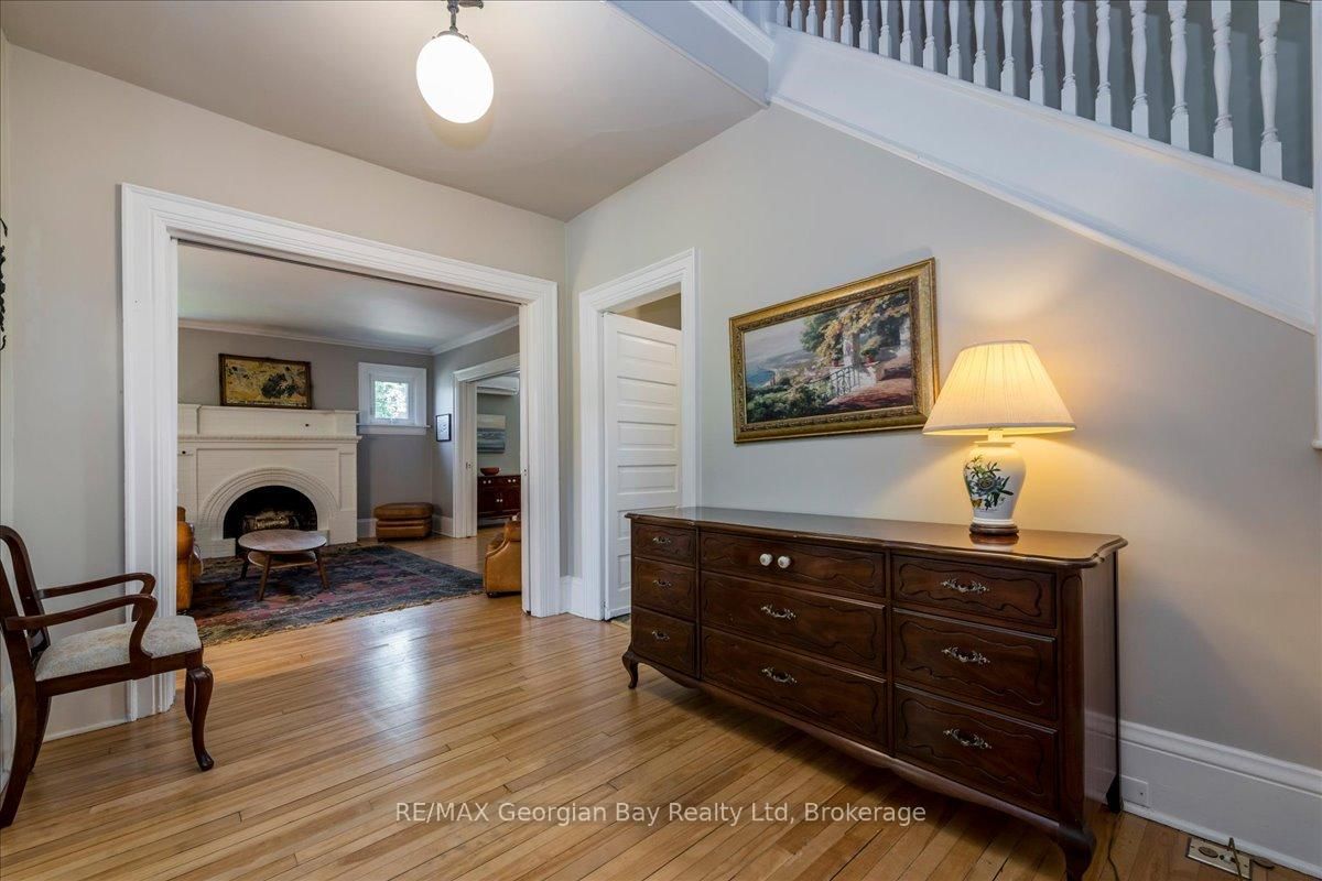 238 Sixth Street • Midland, ON photo 5
