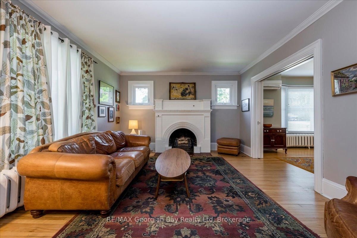 238 Sixth Street • Midland, ON photo 6