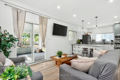 19 Vics Road • Midland, ON photo 7