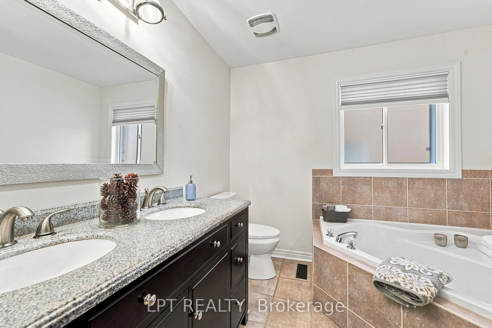4 Lister Drive • Barrie, ON photo 15
