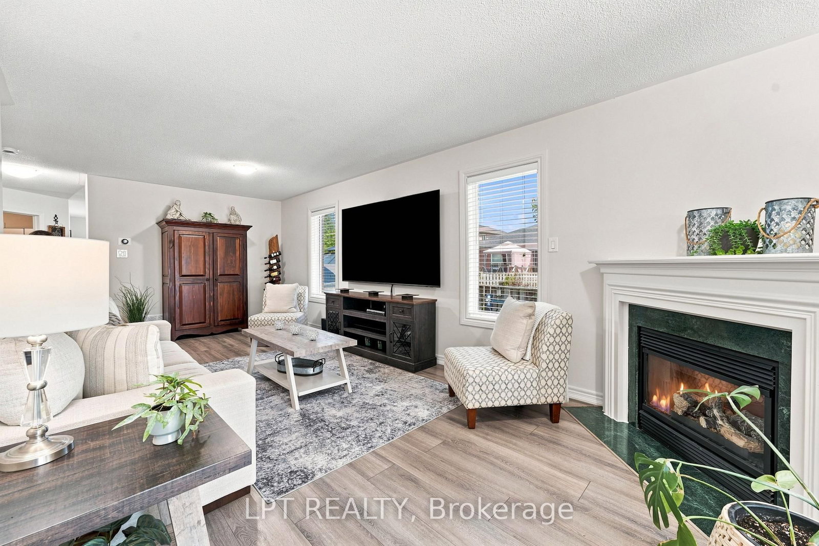 4 Lister Drive • Barrie, ON photo 6