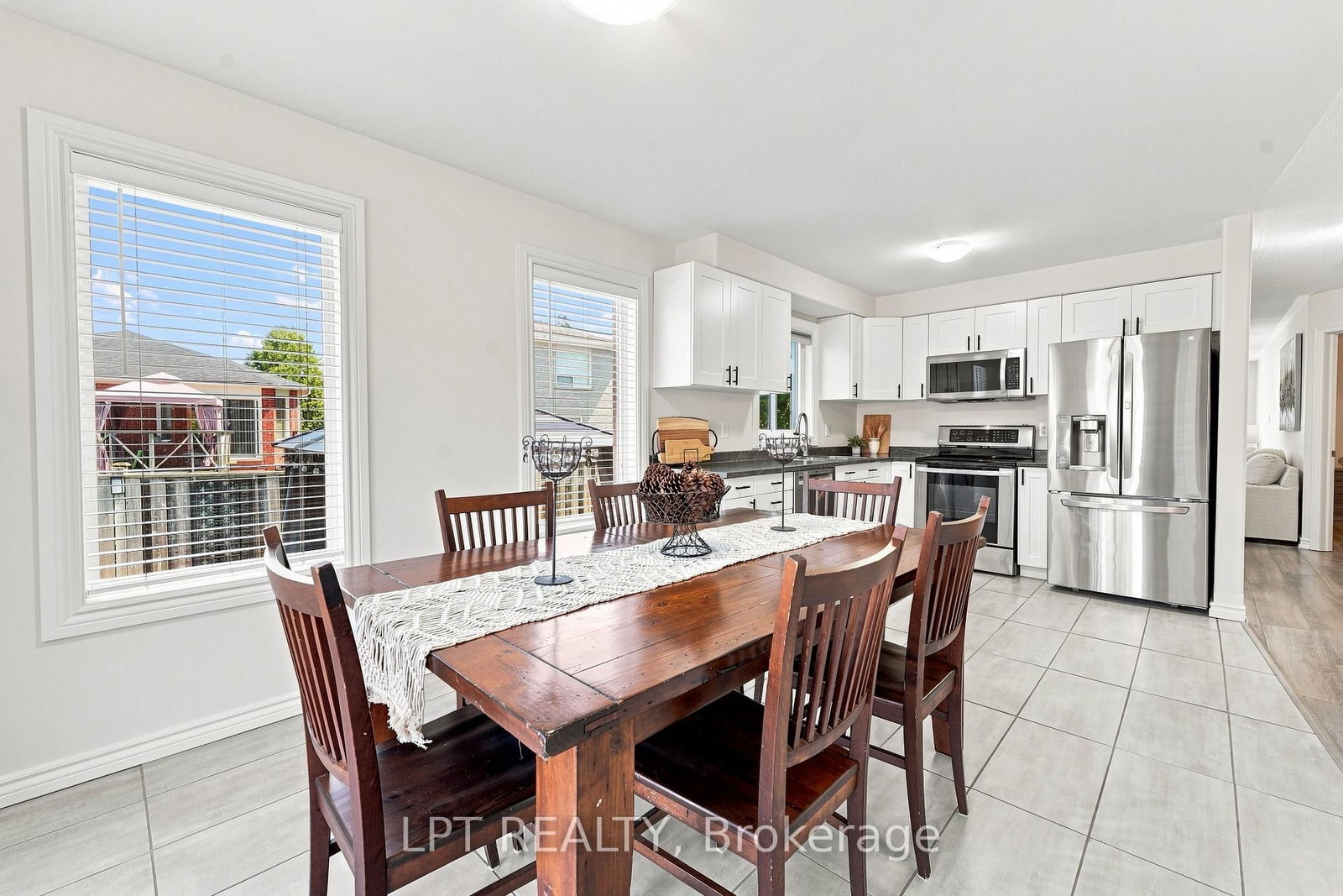 4 Lister Drive • Barrie, ON photo 8