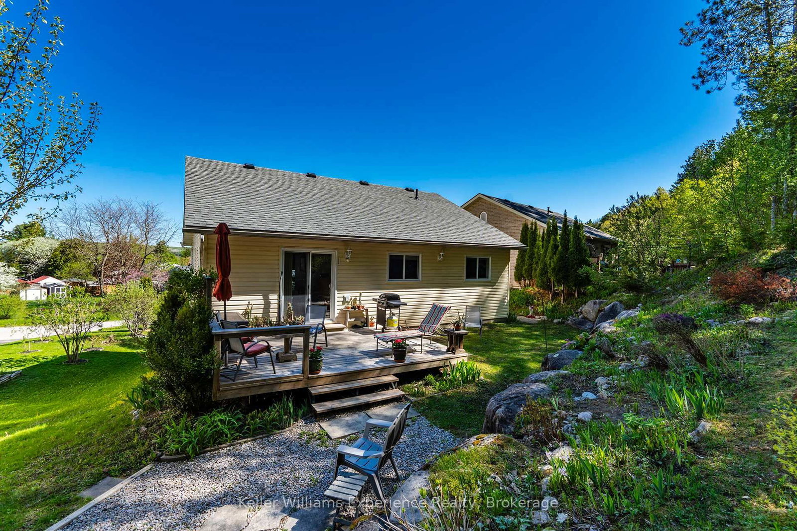 53 Therrien Court • Penetanguishene, ON photo 3