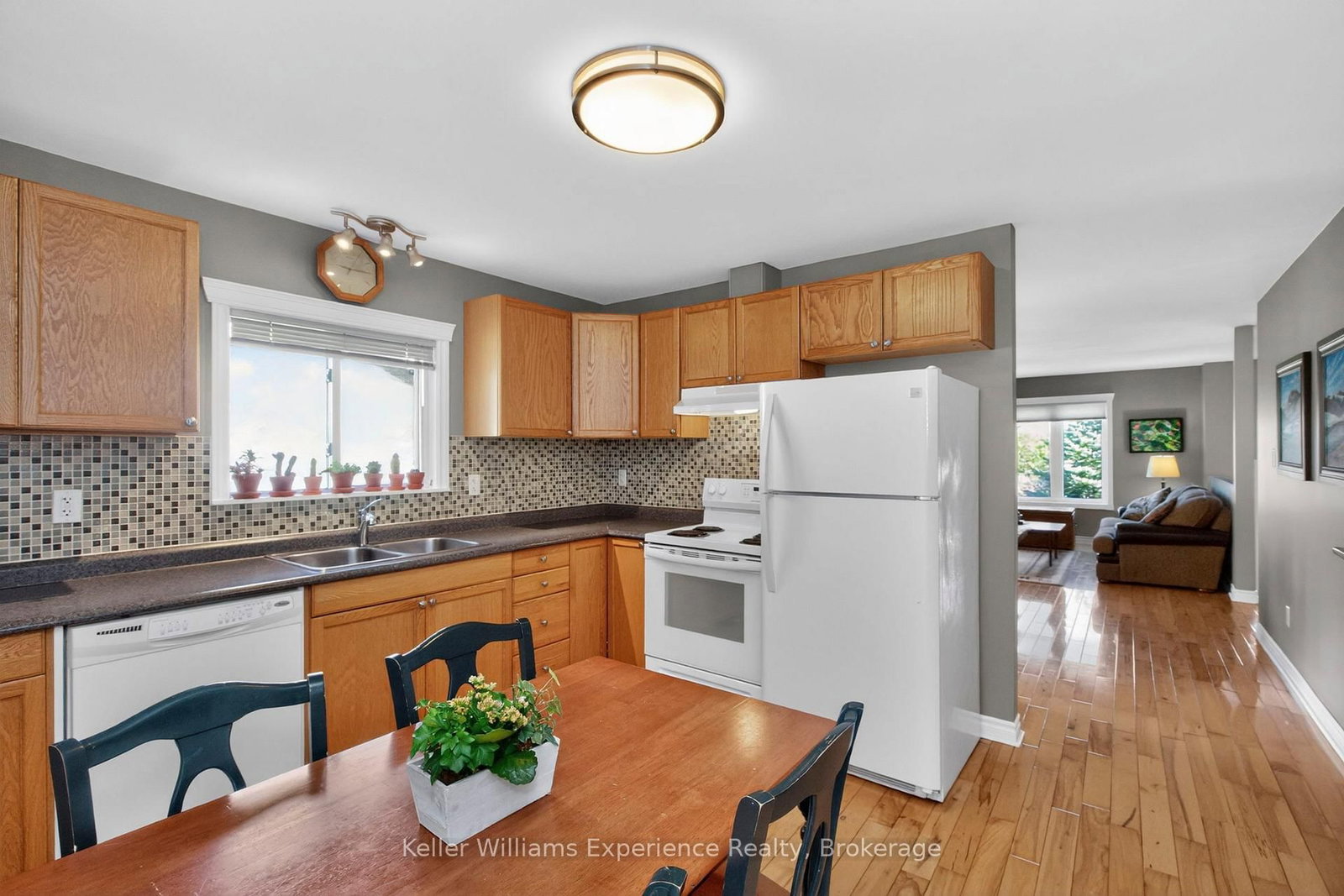 53 Therrien Court • Penetanguishene, ON photo 5