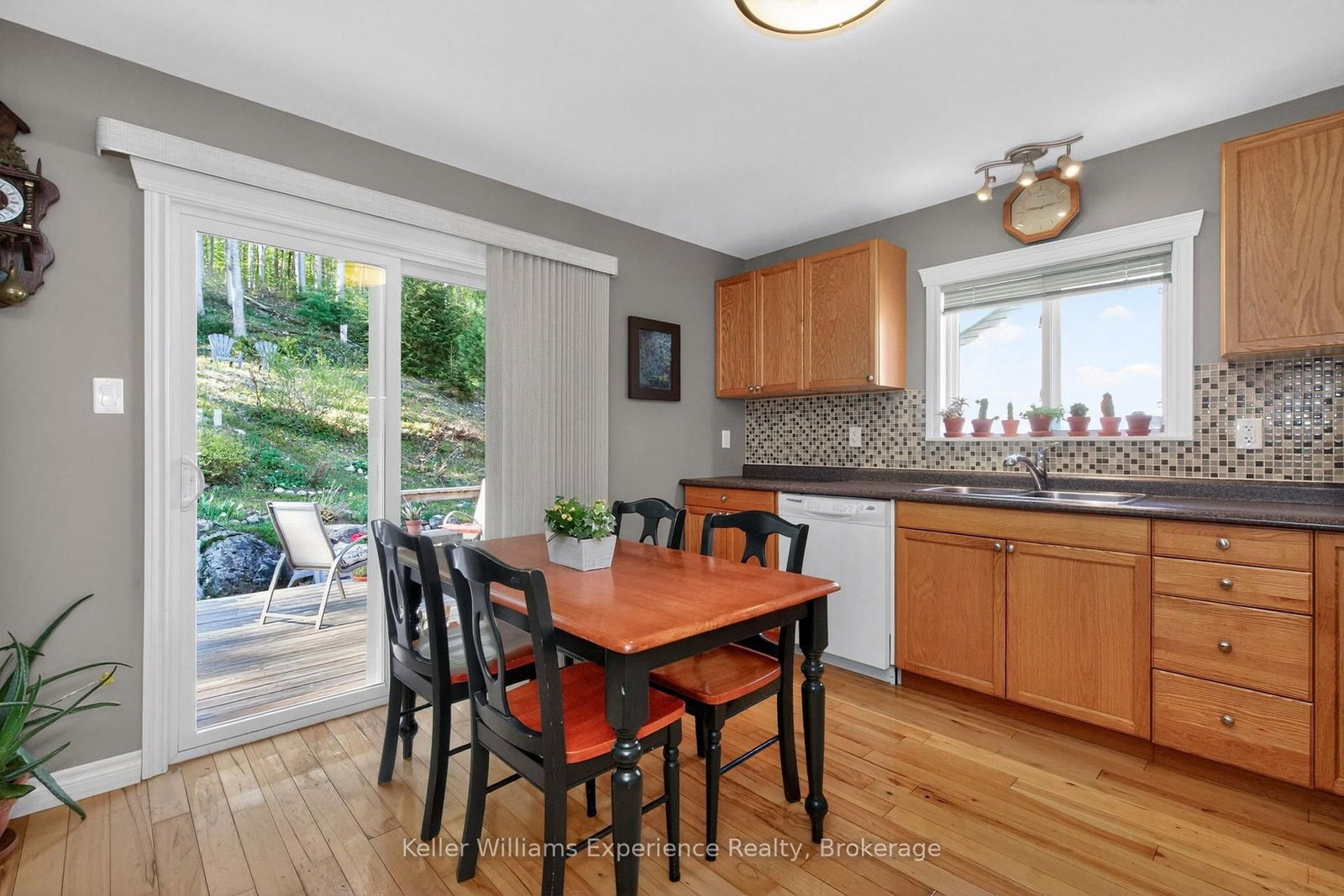 53 Therrien Court • Penetanguishene, ON photo 6