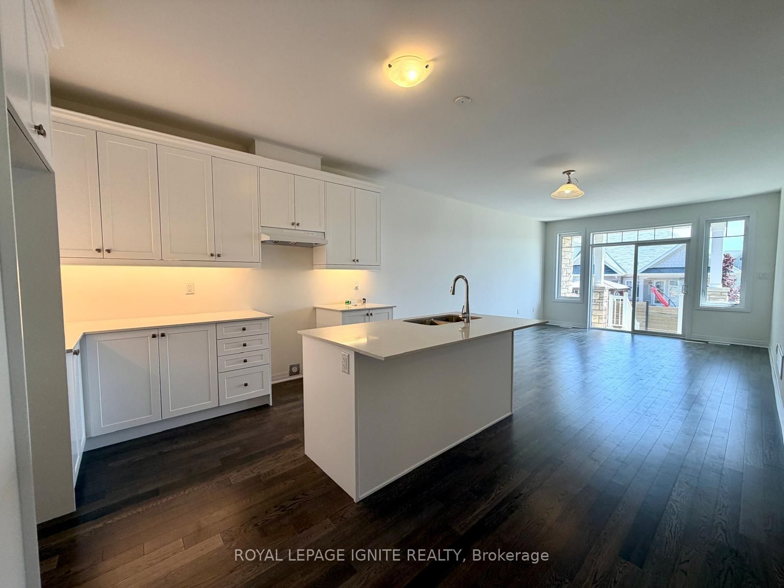 537 Hudson Crescent • Midland, ON photo 4