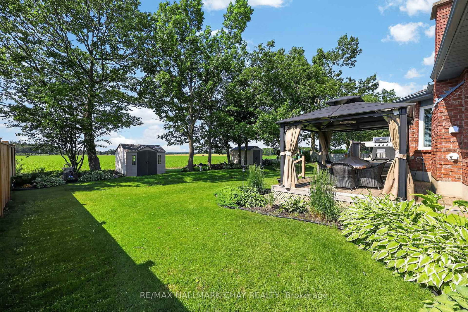 358 Livingstone Street W • Barrie, ON photo 2