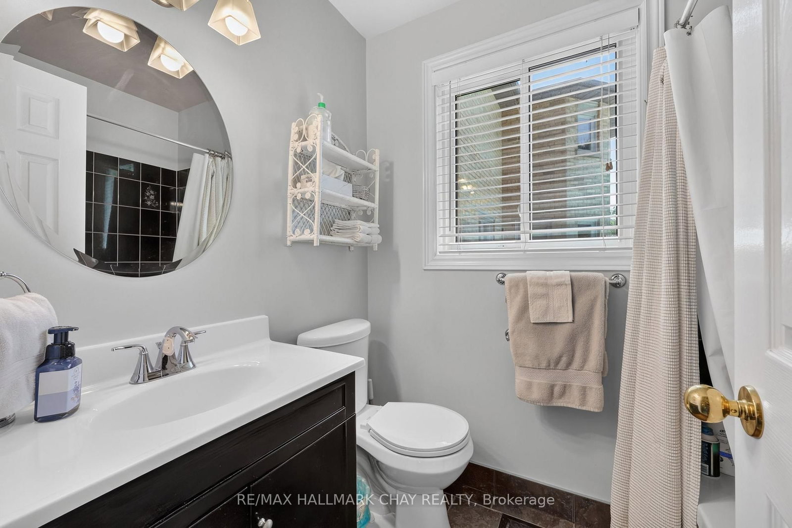 358 Livingstone Street W • Barrie, ON photo 8